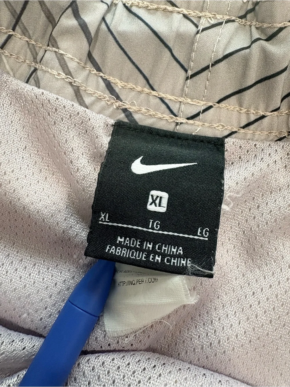 Nike Swim Trunks Men’s XL Gray Black Geometric Swoosh Board Shorts
